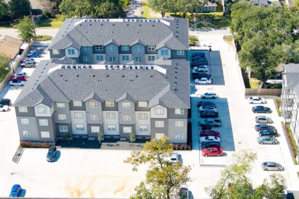 Welcome To Our Spacious 2-Bedroom 2-Bathroom Located In The City Of Houston, Texas! Esterno foto